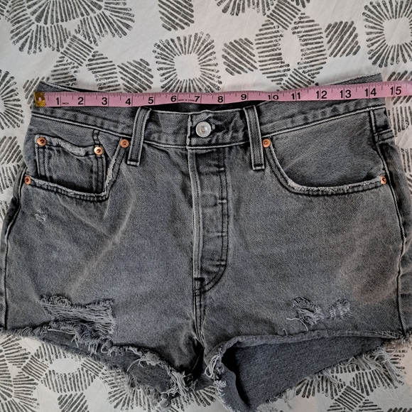 Levi's 501 Charcoal Gray Distressed Denim High Rise Button Front Shorties 29 - Picture 9 of 12